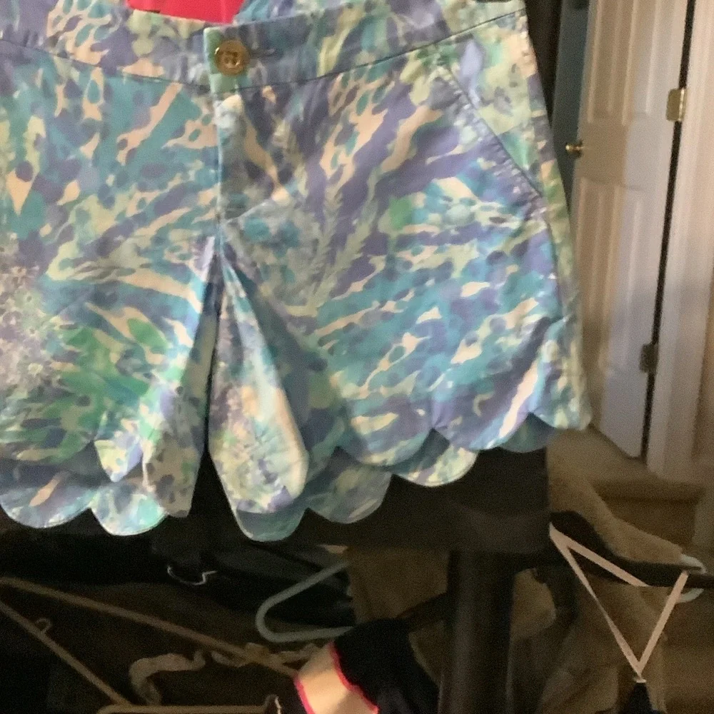 Lilly Pulitzer Blue and Green Women's buttercup‎ stretch shorts, blue haven